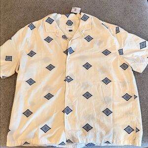 AE Short-Sleeve Button-Down Shirt with Blue Diamond Motif